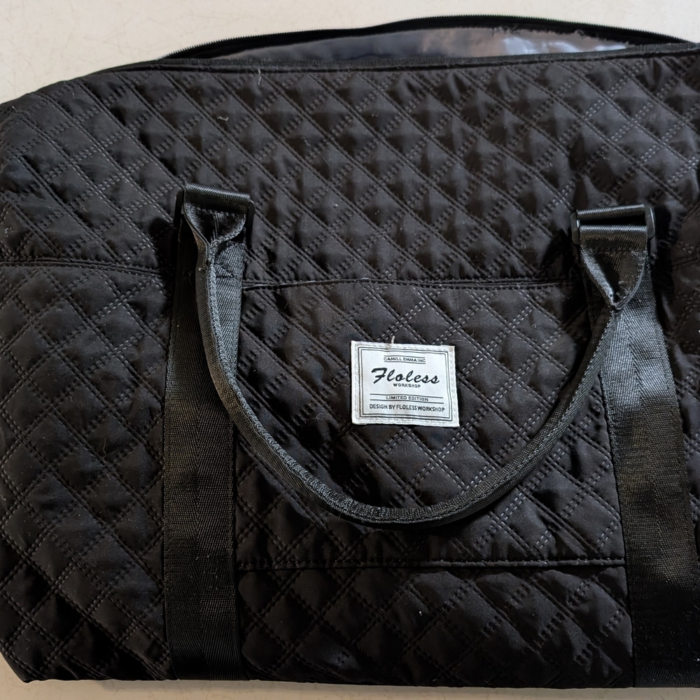 SOLD Lole Black Quilted Men's Bag